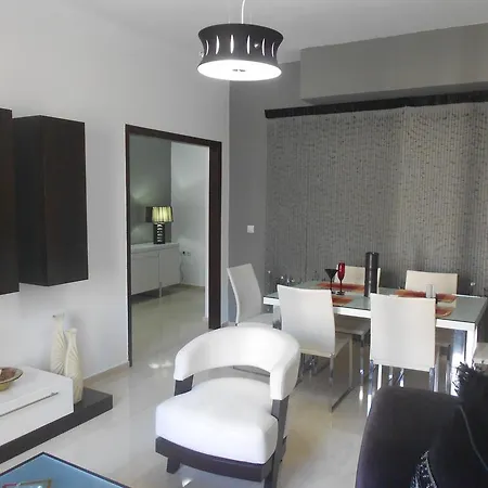 Apartment Paradise *
